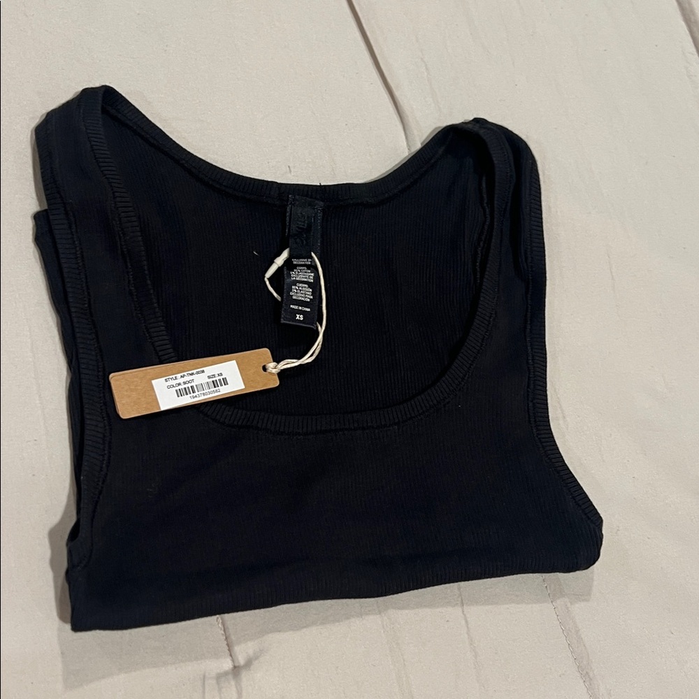 Skims Soft Lounge Tank - Picture 3 of 13